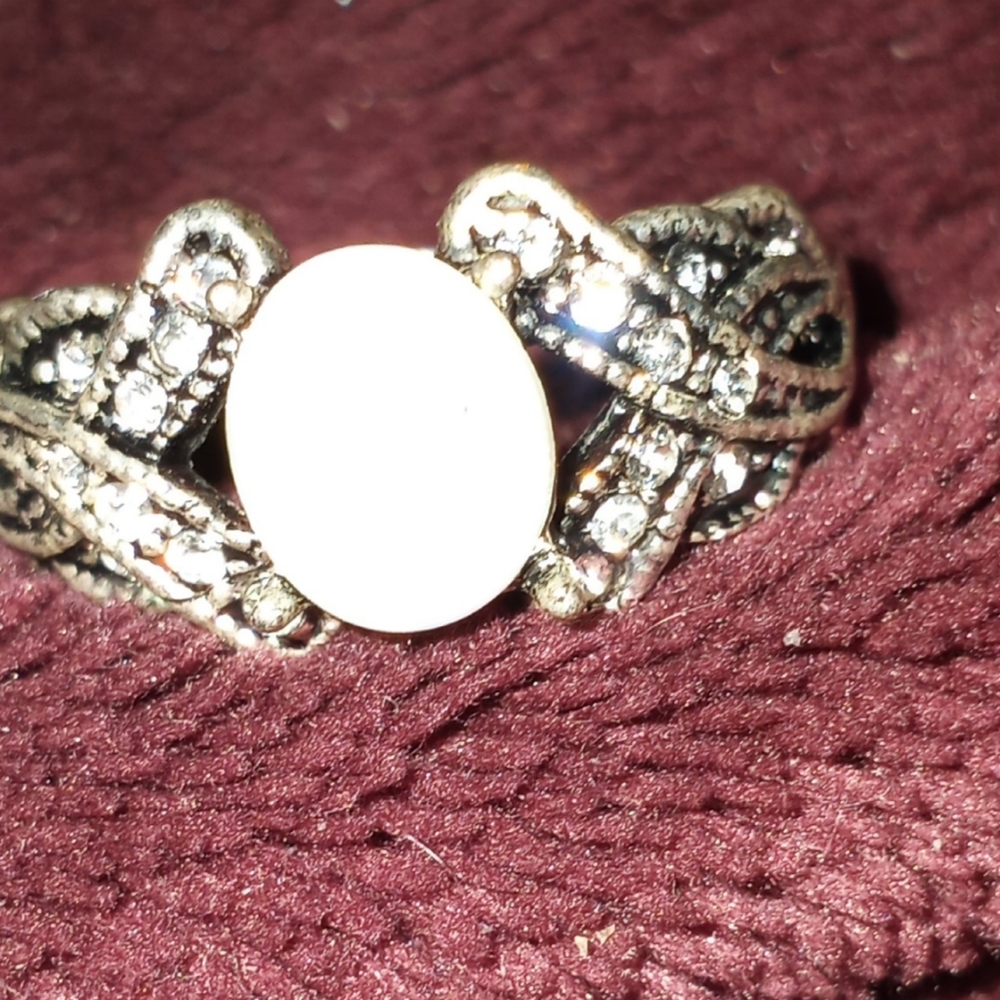 Womans opal ring